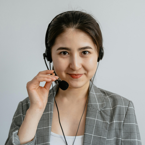 Frau mit Headset